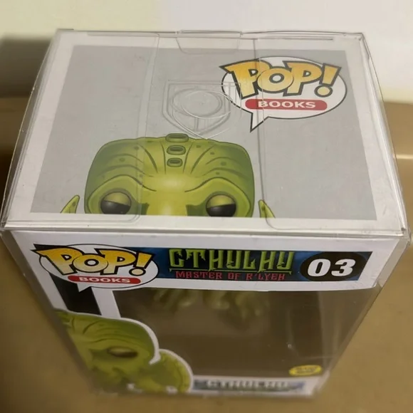 Funko Pop Cthulhu Master Of R’lyeh GITD - Picture 2 of 5
